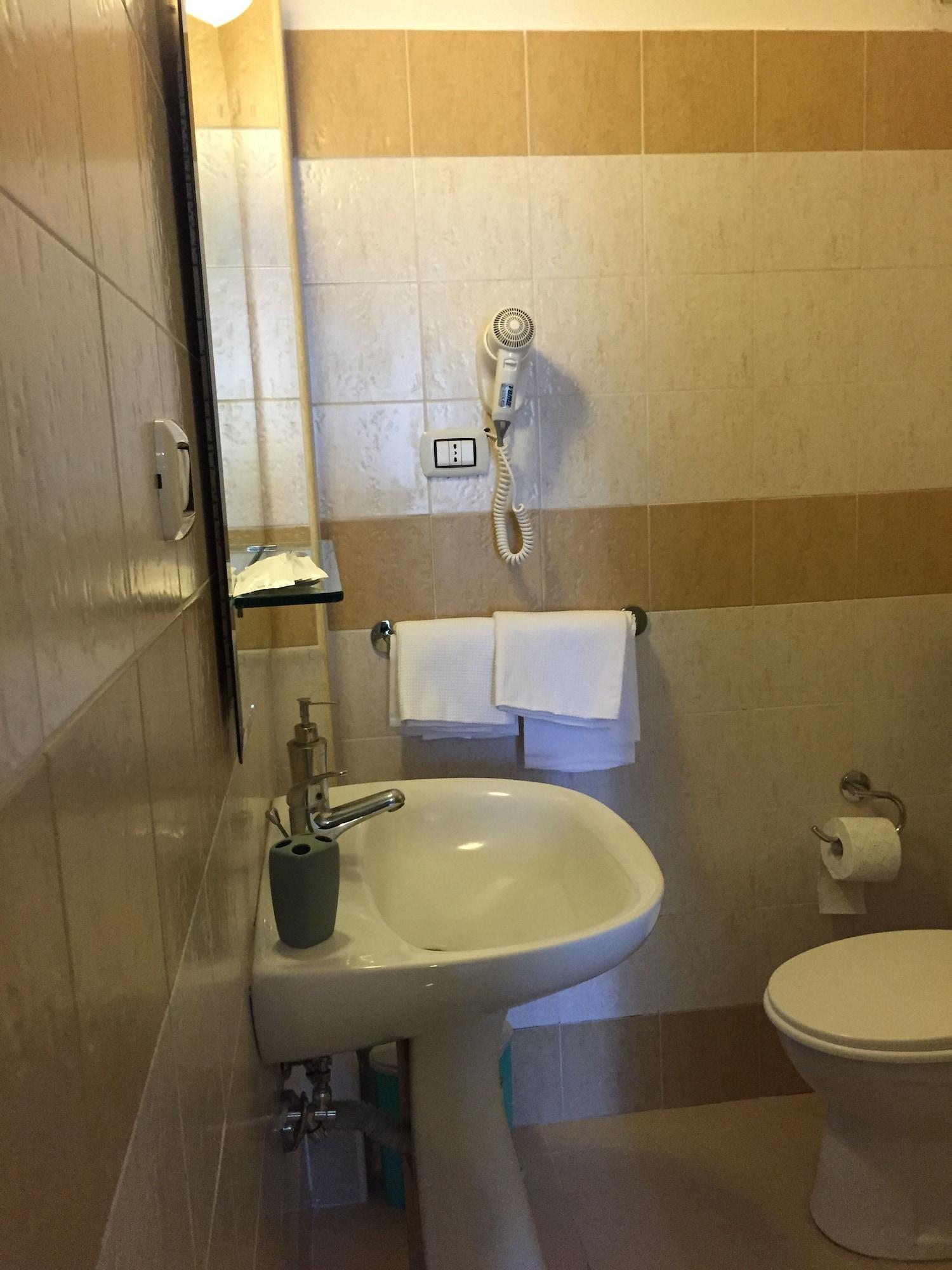 Hotel Centrale Europa Κατάνια Εξωτερικό φωτογραφία