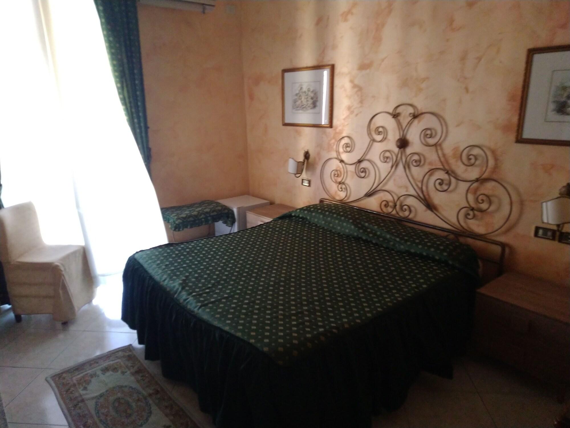 Hotel Centrale Europa Κατάνια Εξωτερικό φωτογραφία