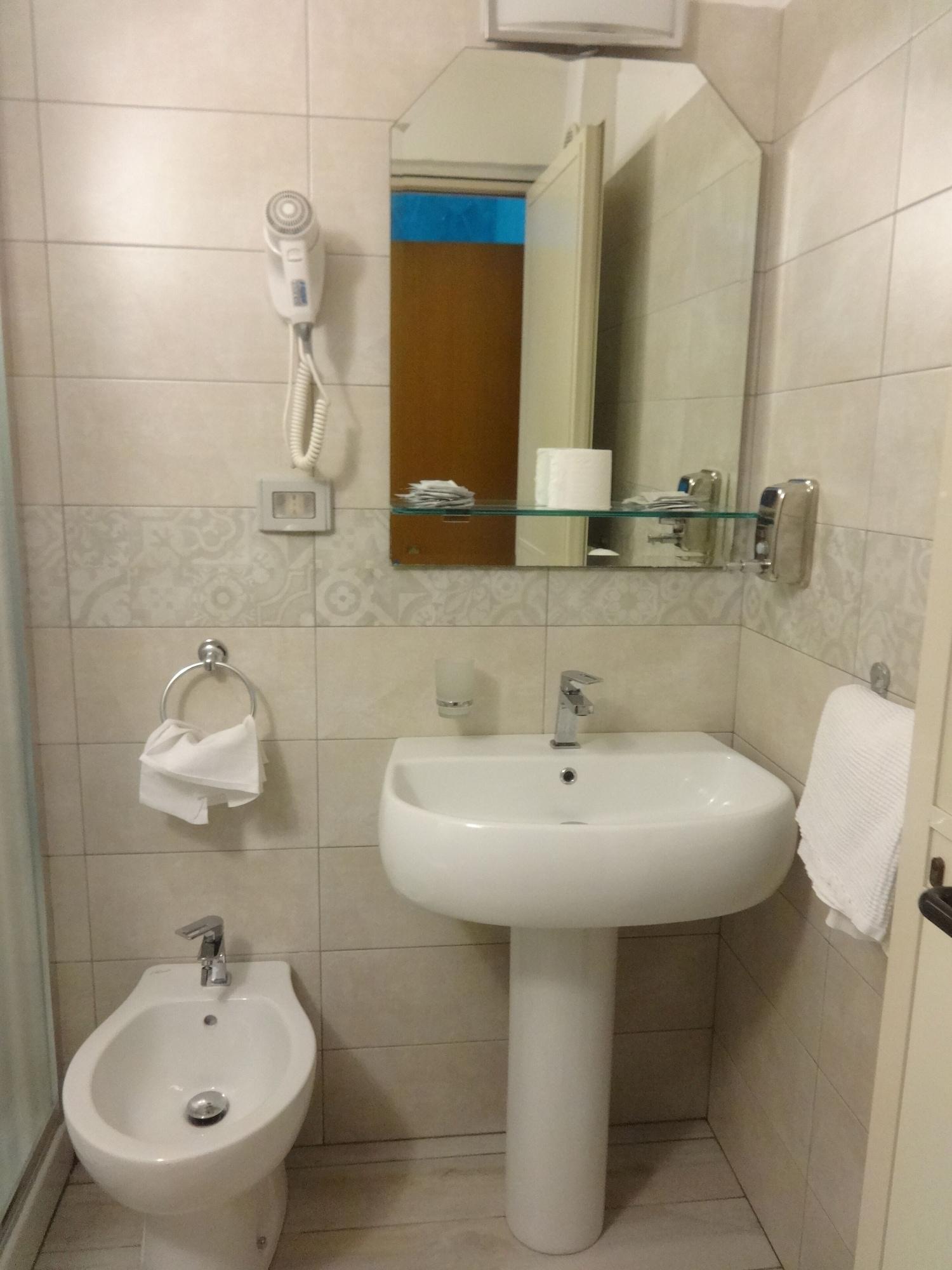 Hotel Centrale Europa Κατάνια Εξωτερικό φωτογραφία