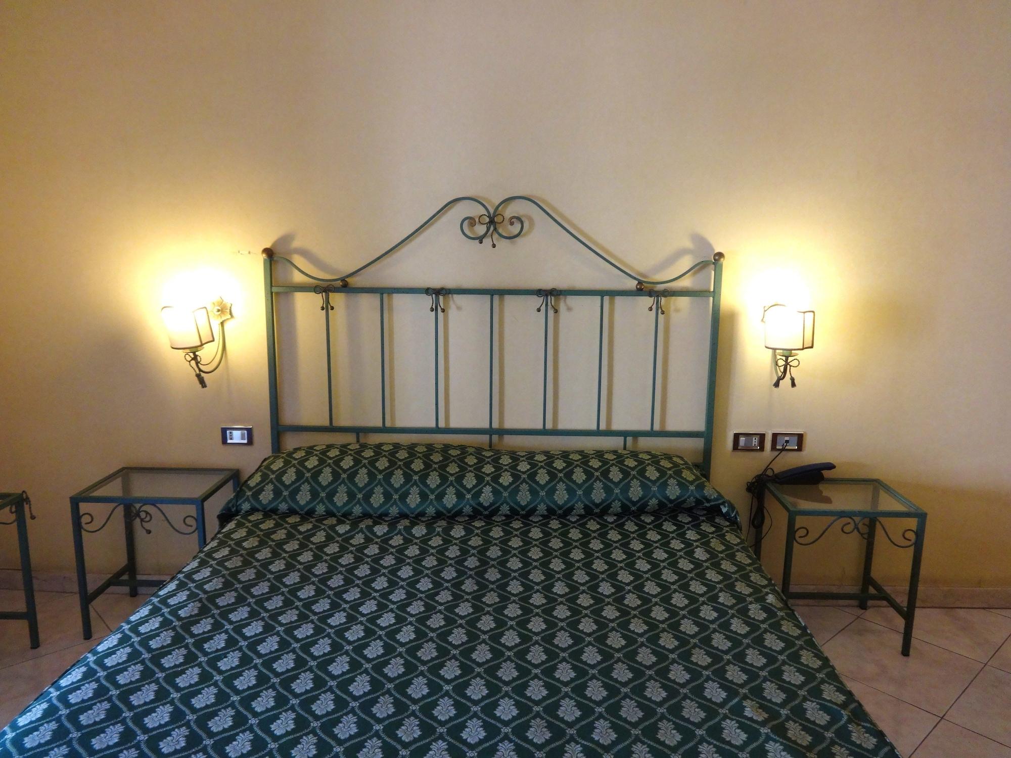 Hotel Centrale Europa Κατάνια Εξωτερικό φωτογραφία