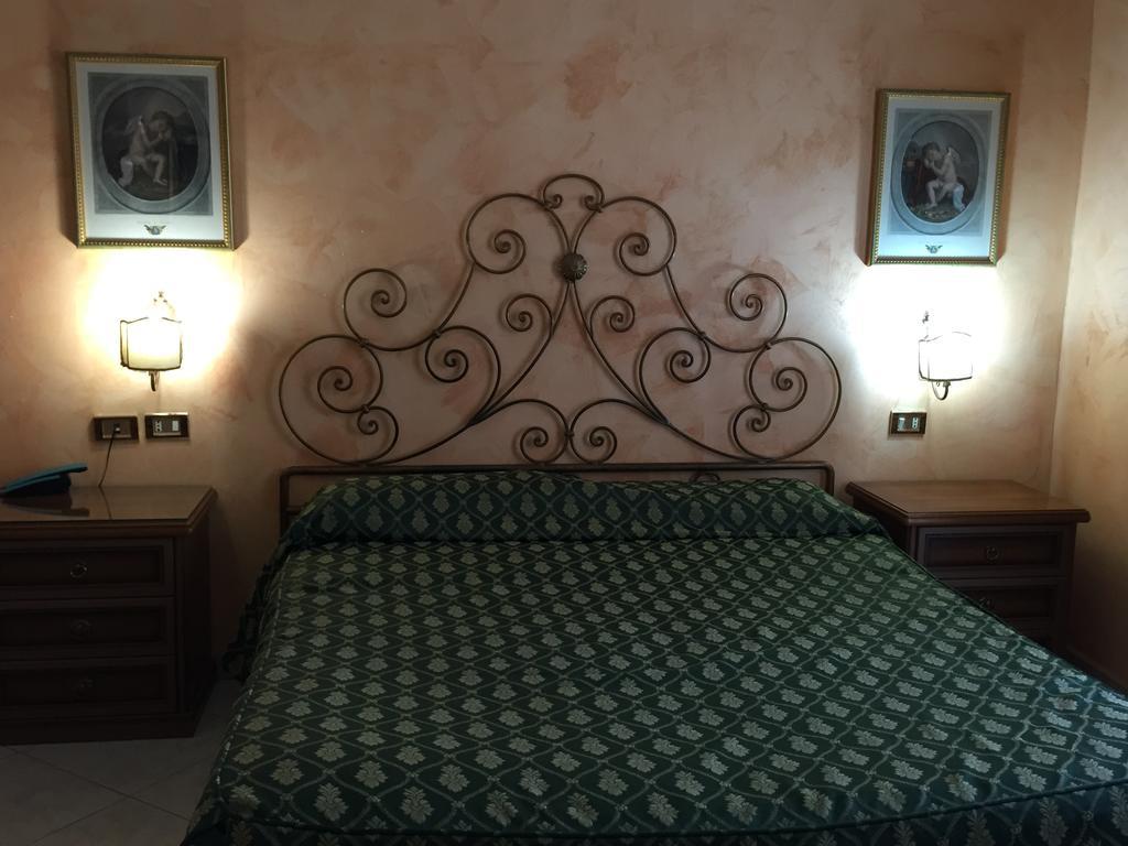 Hotel Centrale Europa Κατάνια Εξωτερικό φωτογραφία