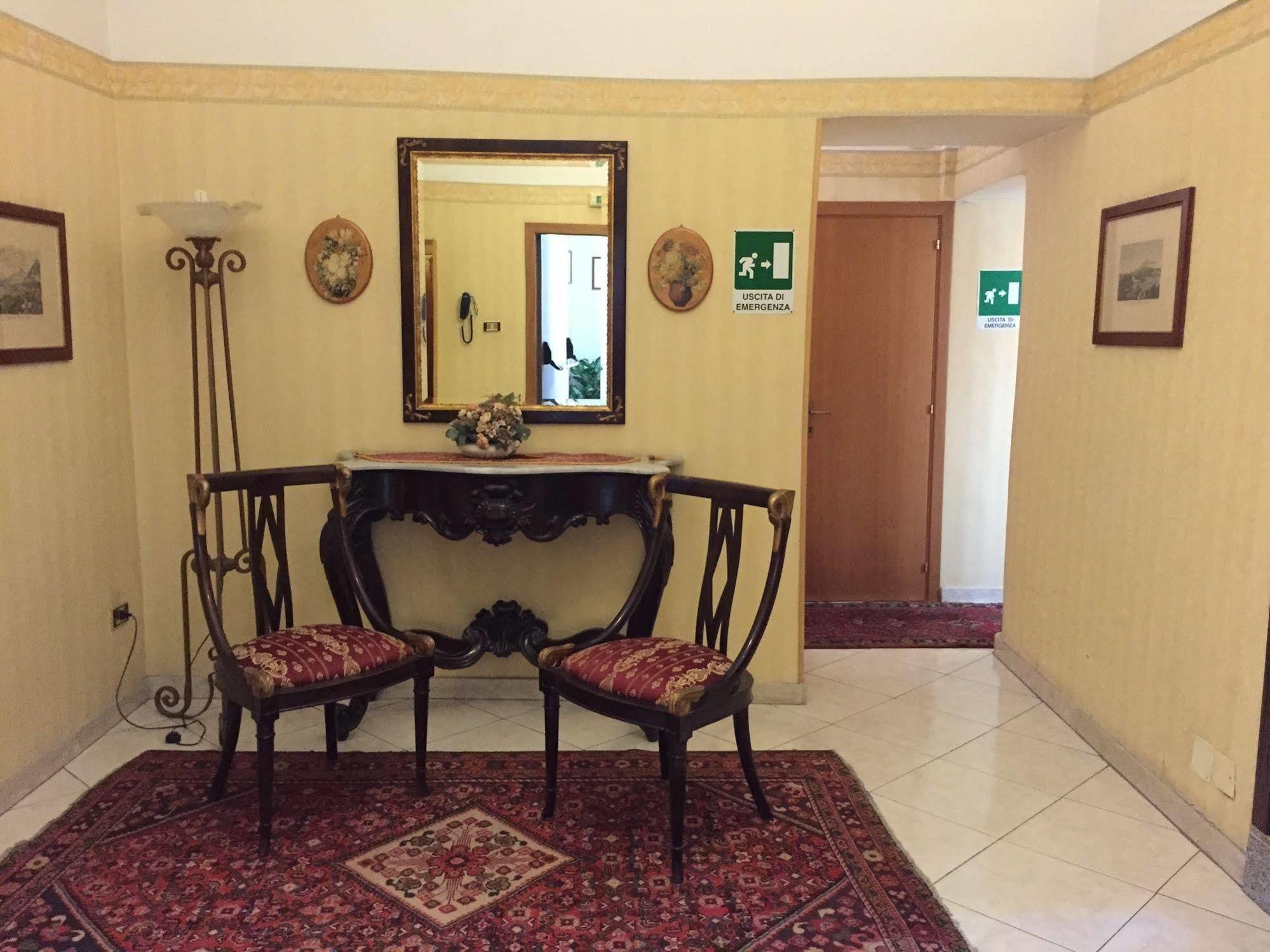 Hotel Centrale Europa Κατάνια Εξωτερικό φωτογραφία