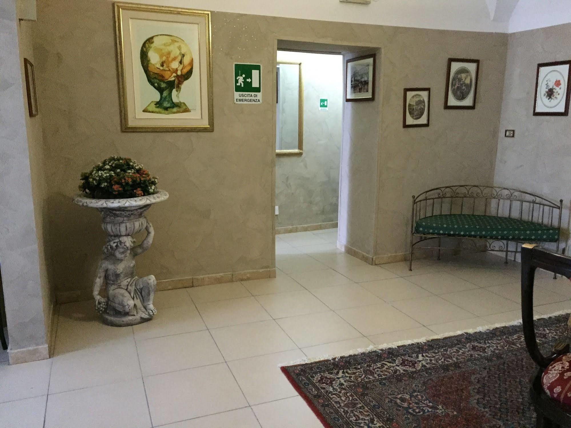 Hotel Centrale Europa Κατάνια Εξωτερικό φωτογραφία